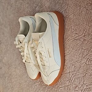 Puma Cream and Brown Sneakers